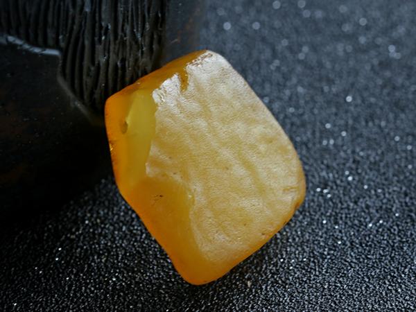 琥珀蜜蜡价格内幕,琥珀价格走势