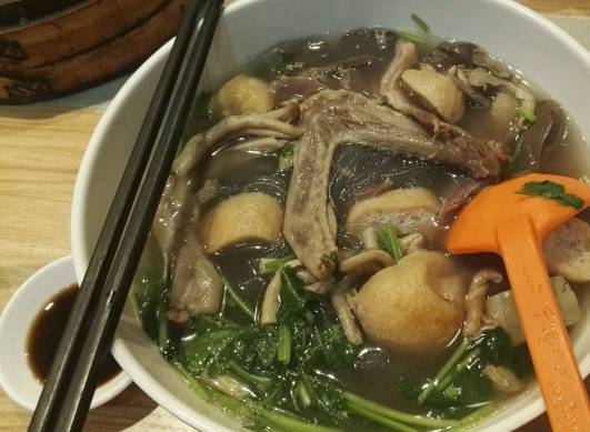 吴京鸭血粉丝汤,吴京南京吃的鸭血粉丝