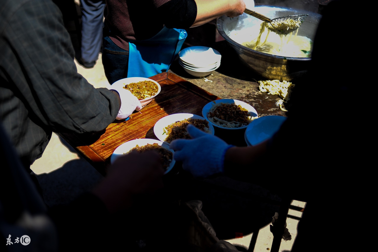 晚上在家发生奇怪的事,大家睡觉时都做过哪些奇怪的事