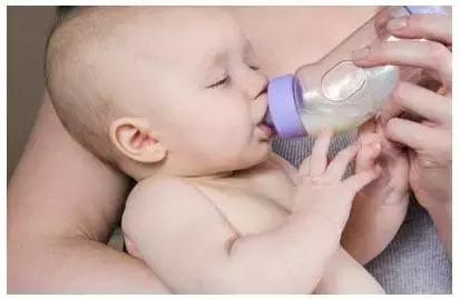 奶粉起泡、有黑点，是不是质量问题？