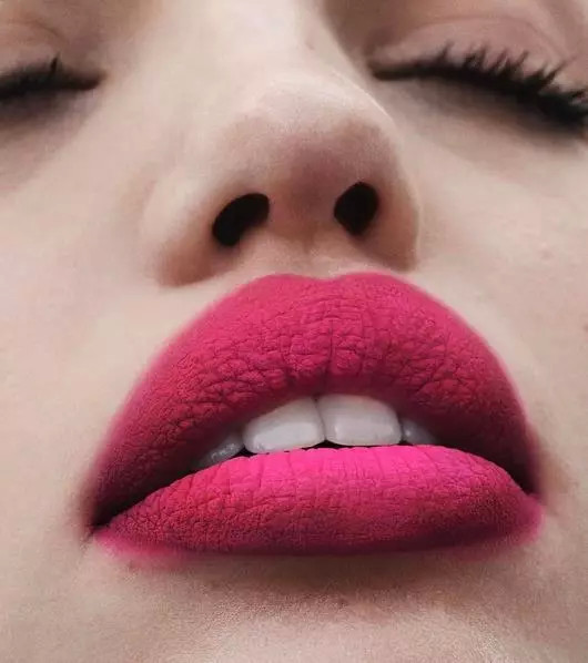 口红哪些斩男色,哪些口红颜色贴近斩男妆