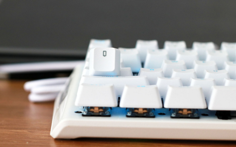 镭拓mxx机械键盘拆解,手感好炫酷的键盘