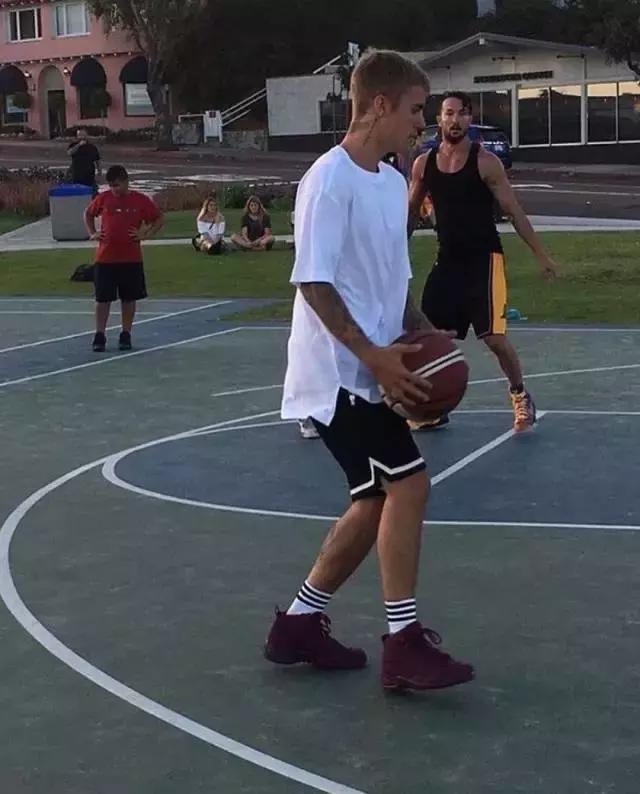 穿袜子竟然还有这么多小窍门,穿袜子的细节处理