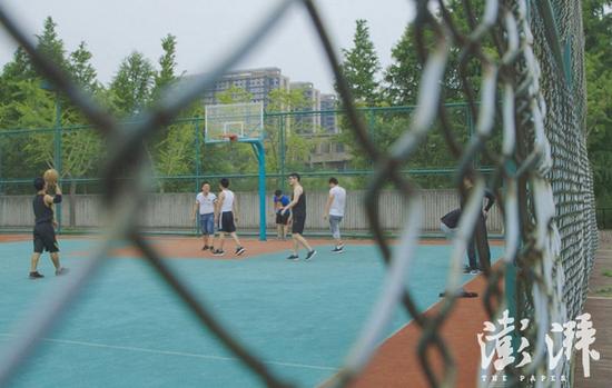 揭秘戒赌中心：学员每天读《论语》禁用手机电脑