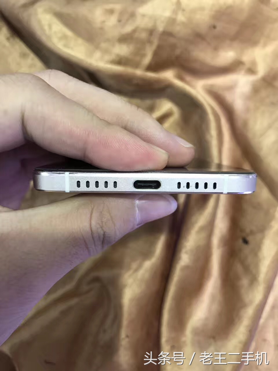 两三百的二手机能用吗,两三百块钱买什么二手机