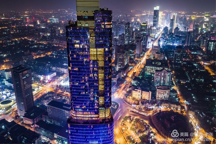 江苏第一高楼紫峰大厦,江苏南京市紫峰大厦