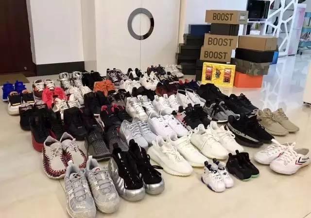 女生到底要有多少双RV、JIMMCHOO鞋才能满足啊？