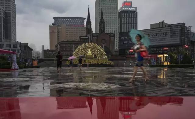 宁波中心地标天一广场15岁啦,哪张照片勾起你的回忆?