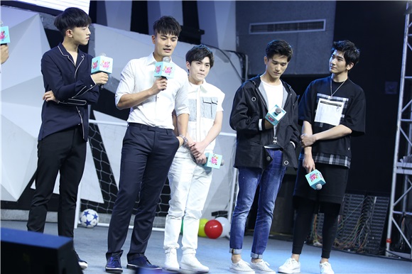 郑恺武艺陈帅,郑恺遇见范志毅