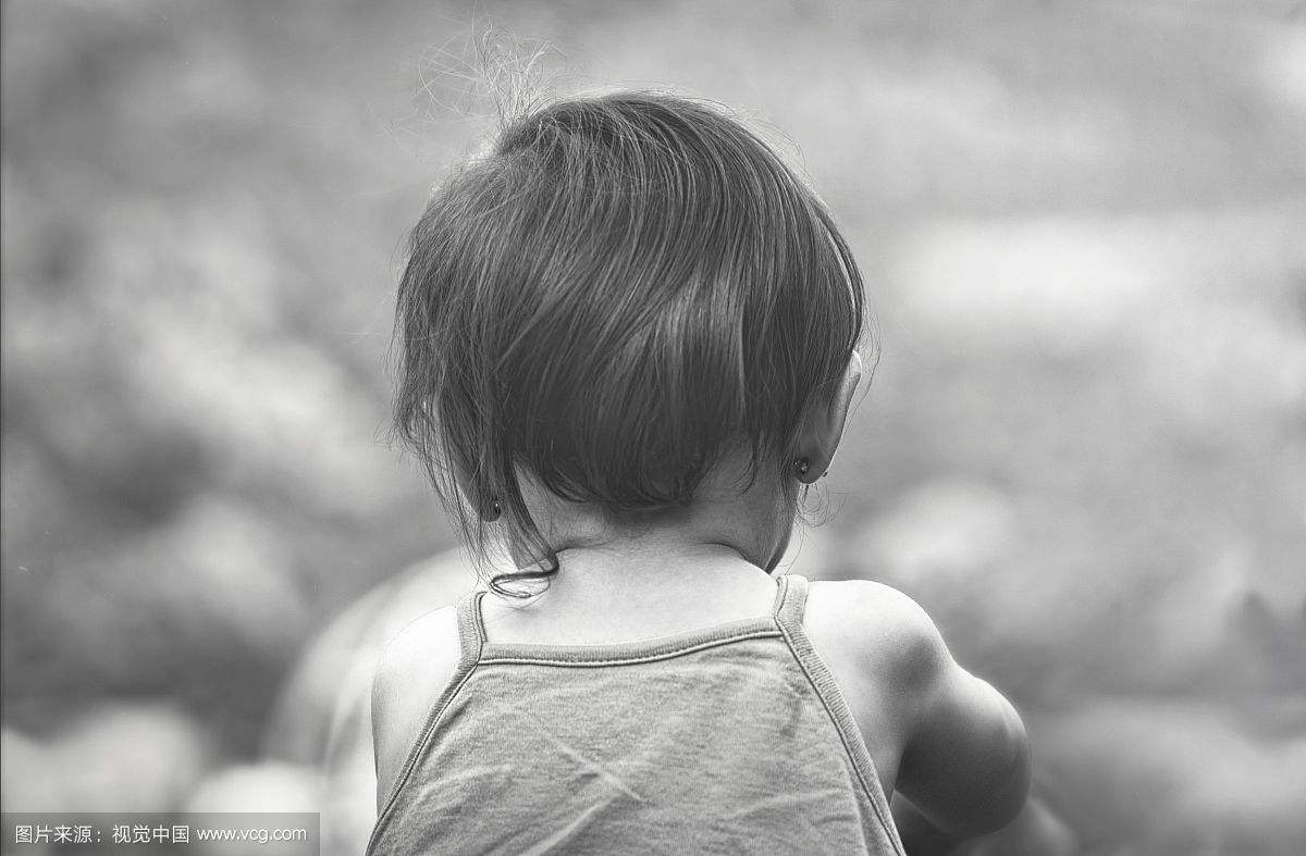 猥亵儿童视频利益链：家长参与拍摄，网上贩卖VIP卡5800元