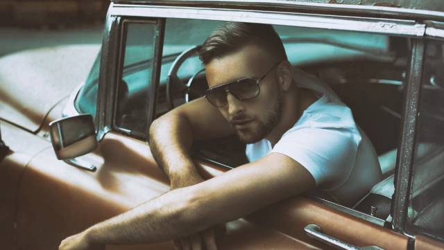 戴好太阳镜，就抓住了姑娘的心