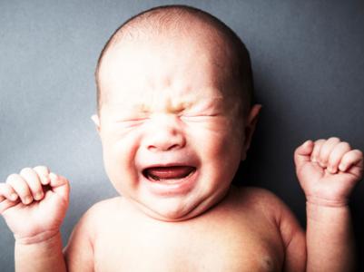宝宝打了疫苗后哭起来脸变红,宝宝打了疫苗后手掌很白