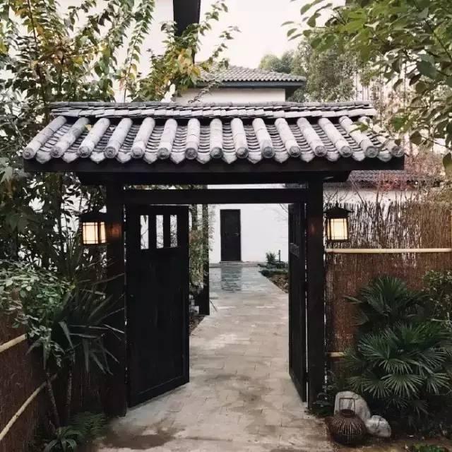 90后帅哥花3000元爆改出租屋后，又买了个破院子