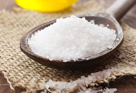 下肢水肿病人的健康宣教,双脚水肿在饮食上要注意哪些方面