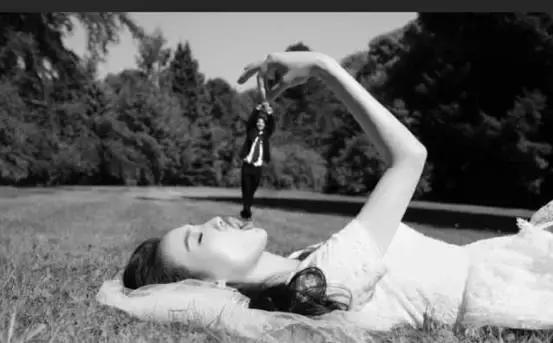 拍婚纱照感觉尴尬怎么办,拍婚纱照时尴尬动作