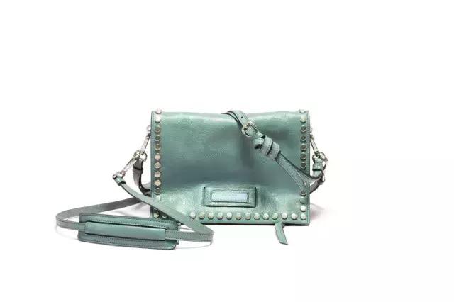 prada春夏信封包,prada三合一包包七夕