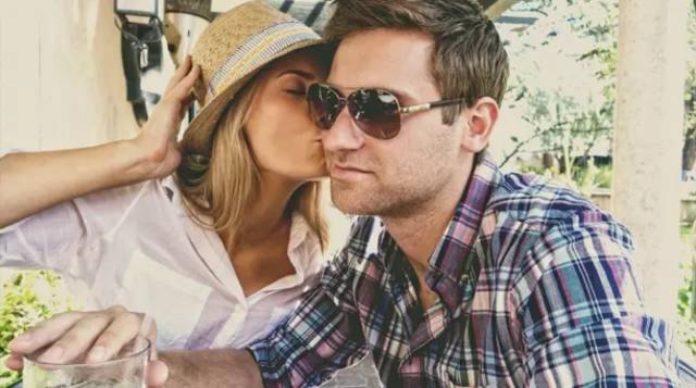 戴好太阳镜，就抓住了姑娘的心