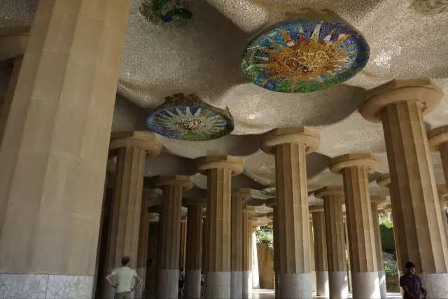 巴塞罗那为何出名,巴塞罗那为什么这么好