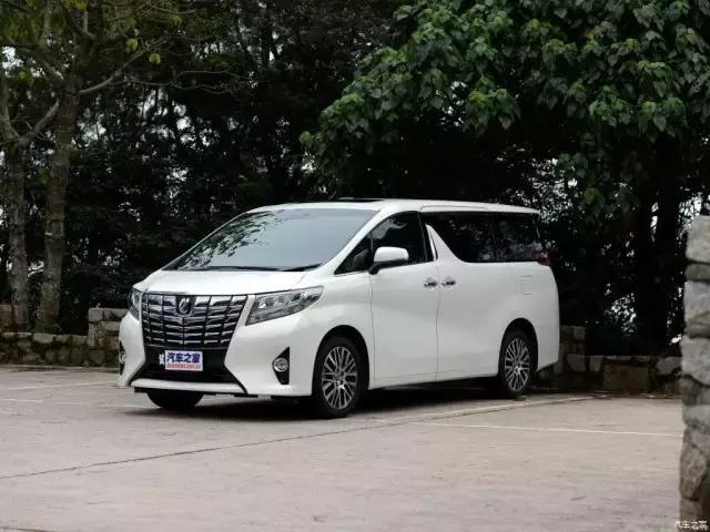 保时捷和奔驰哪个更值得购买,如果给我100万你会怎么选