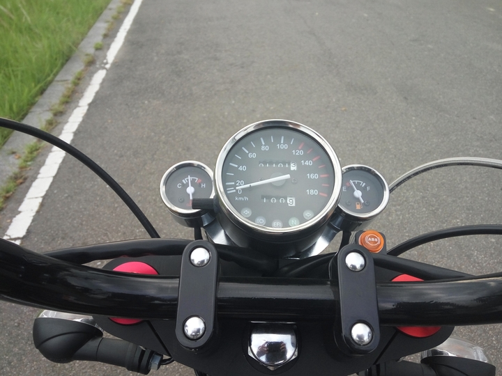 台湾越野车试驾视频,国产大鹰王摩托车