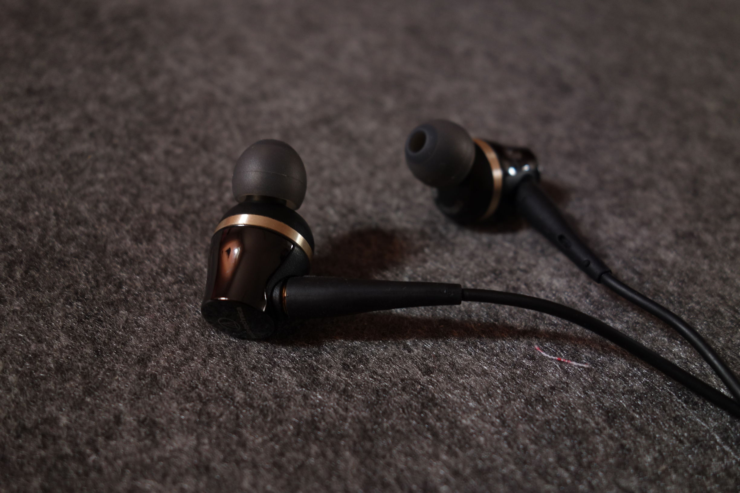 不比不知道CKR100EXKDK3001三千元档耳塞PK