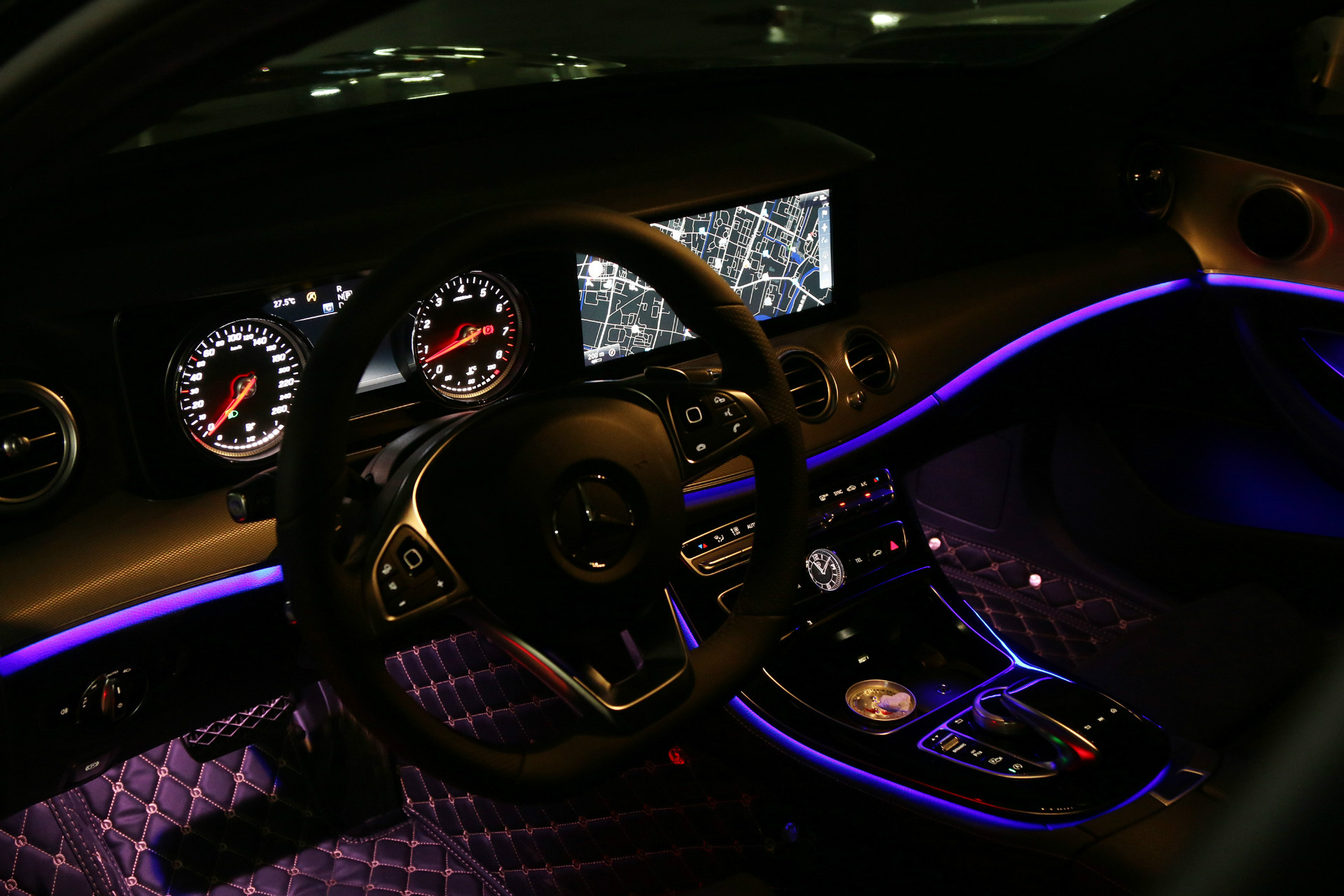 奔驰e级e200的争议点,奔驰e级2024款e200配置参数