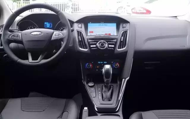 2015款福克斯1.0t三厢版,18年福克斯1.0t评测