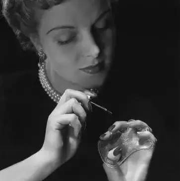 打个赌！看完这100款时髦美甲，你会种下一片草原