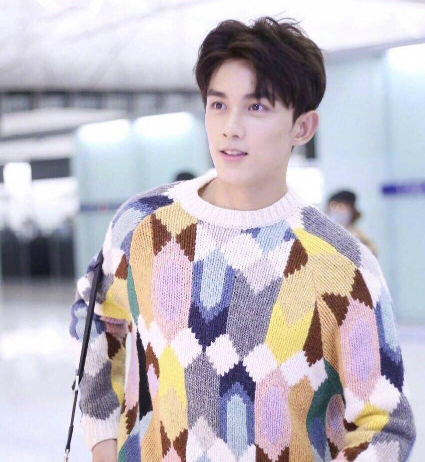 吴磊帅气撩人照 (吴磊少年阳光帅气)