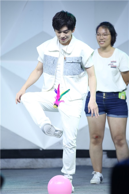 郑恺武艺陈帅,郑恺遇见范志毅