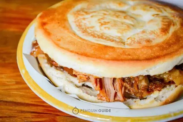 正味西安肉夹馍，全靠一锅百年老汤