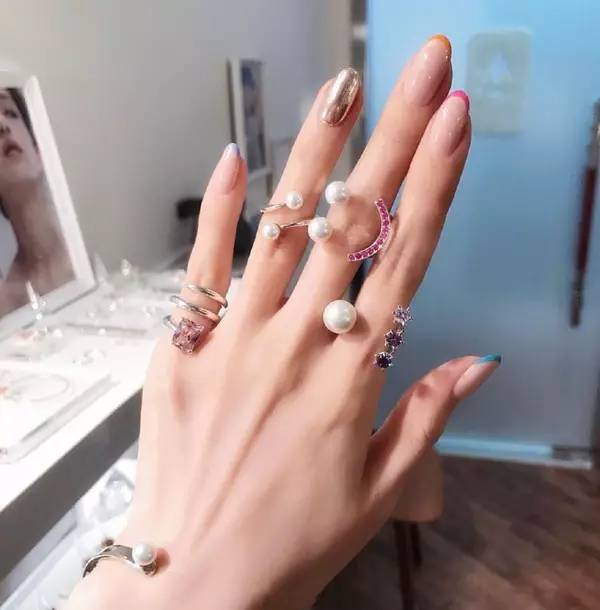 打个赌！看完这100款时髦美甲，你会种下一片草原