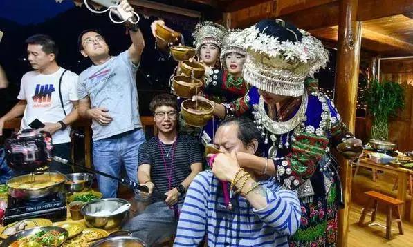 世界上有两个苦难的民族苗族,苗族是一个世界性民族