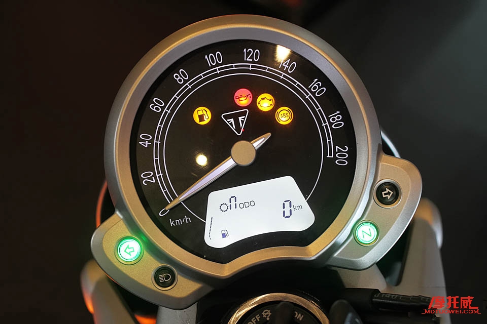 凯旋bonneville1200,凯旋bonneville红色