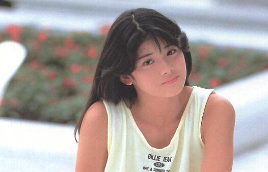 先来点小情小爱再来说用什么卸妆一等好?