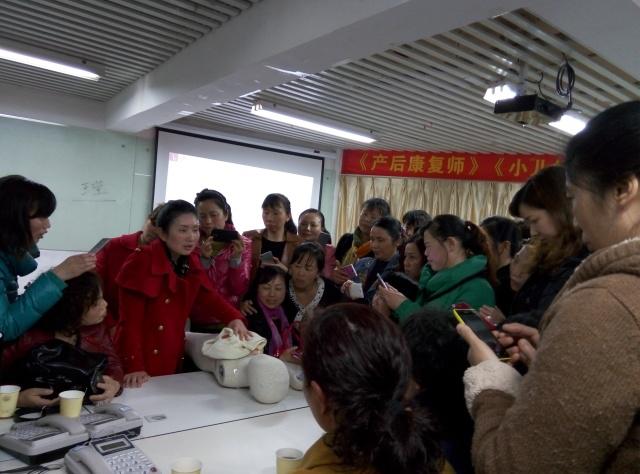 重庆月贝佳月嫂培训报名,重庆月嫂培训机构在哪里可以报名