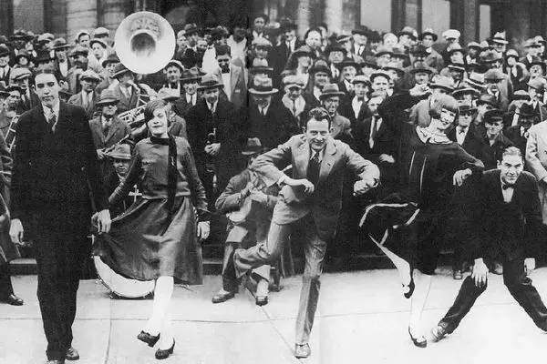 白人成天折腾的时候，黑人兄弟都在干些什么？