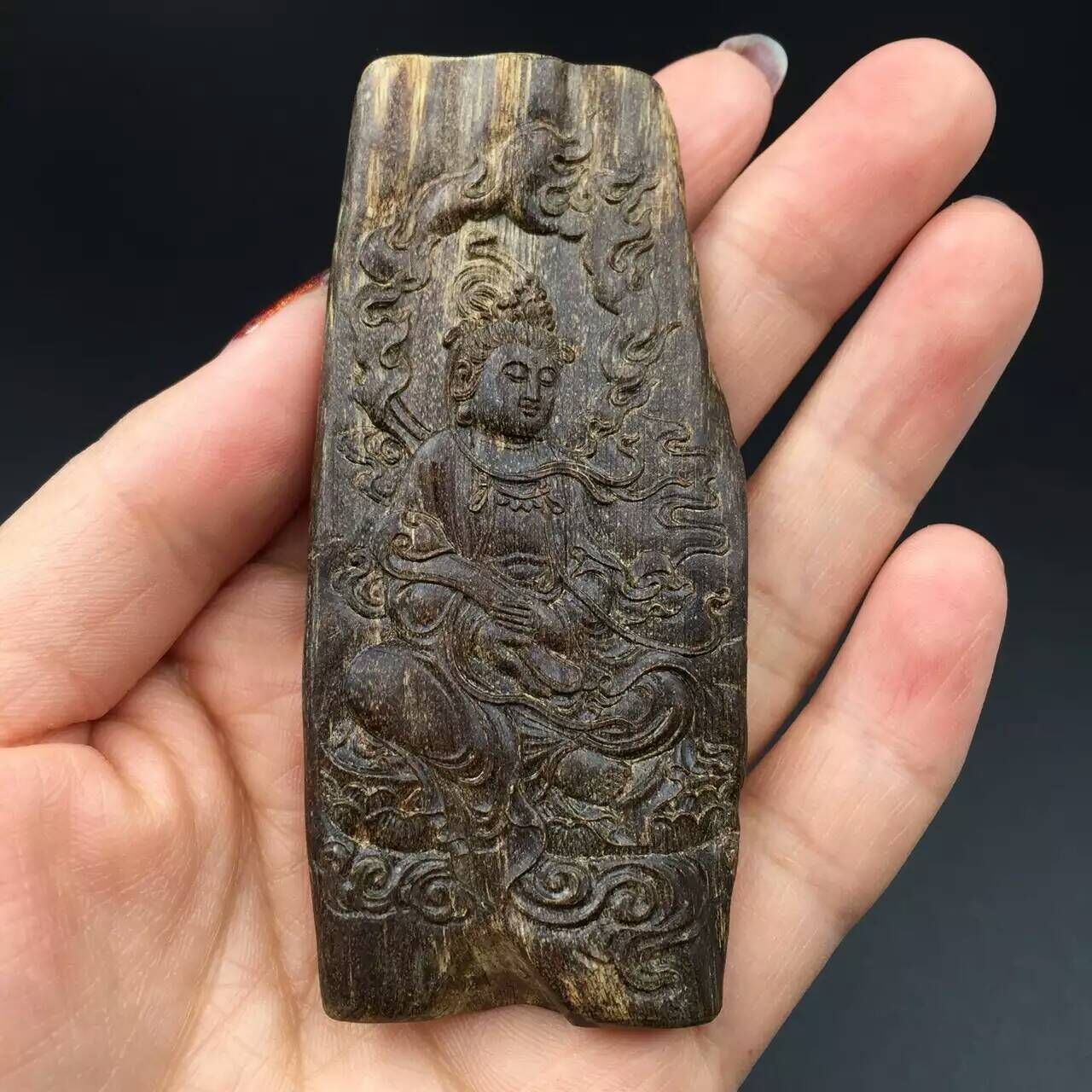 沉香到底要怎么玩才能实惠 (沉香入门的七个小建议)