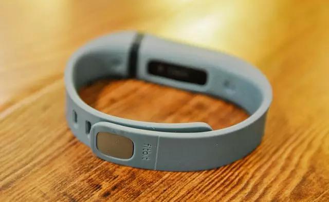 和国外跑友的装备比起来，我们简直在“裸跑”