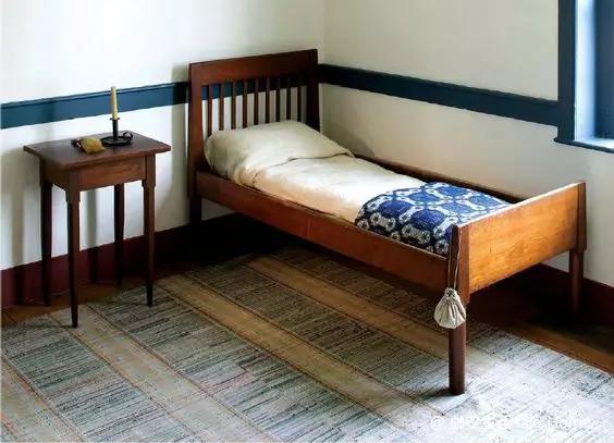 先别谈造型、色彩，家具首先是老朋友，是你的情感在家里的寄托