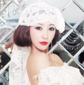 中式新娘造型齐耳短发,短发秀禾新娘婚纱照造型