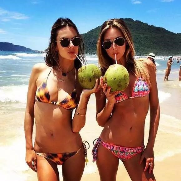 明星为了躲避狗仔都用了哪些绝招,为了躲狗仔的明星有哪些