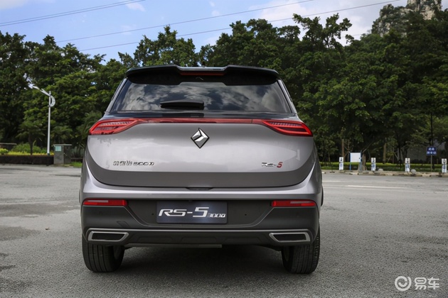 五菱宝骏新款7座suv2022款自动挡 (新宝骏suv哪款最好)