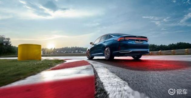 24款奕炫max赛道版套件,奕炫max各版本对比