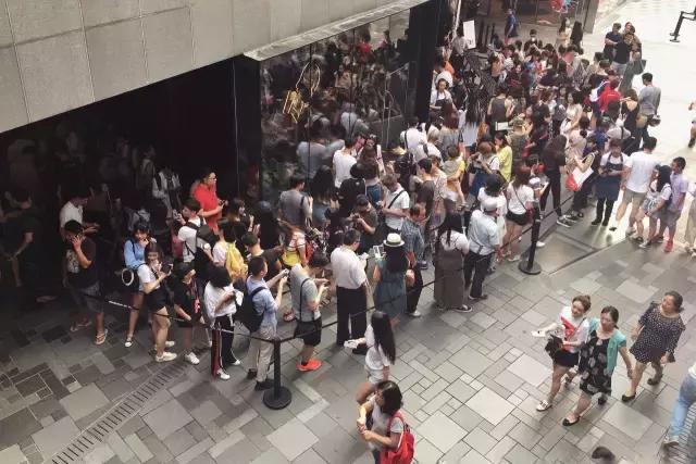 喜茶黄牛代买,喜茶排队2.5-3小时