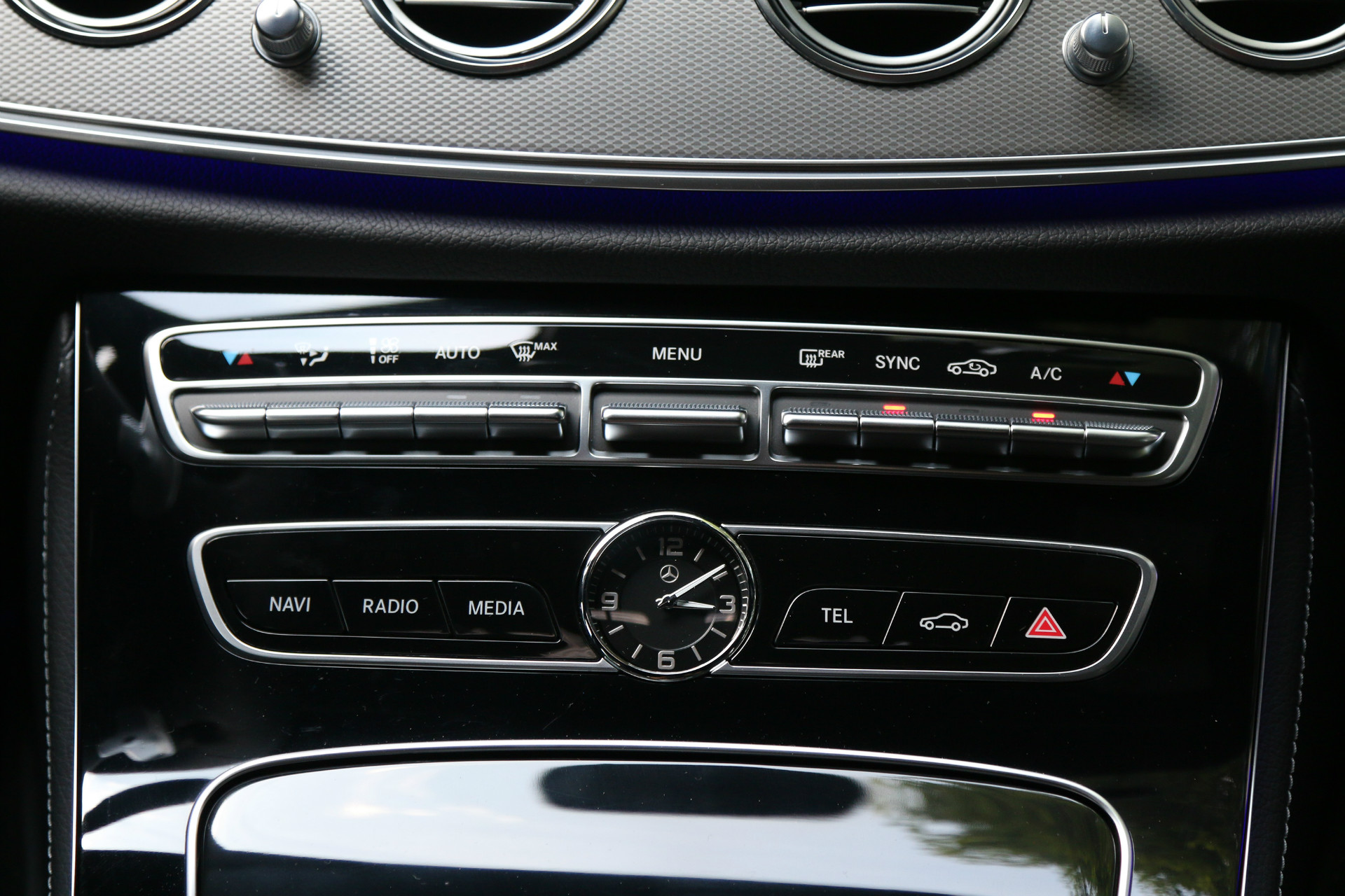 奔驰e级e200的争议点,奔驰e级2024款e200配置参数