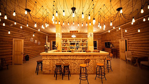 若尔盖草原房车营地,草原深处的房车营地