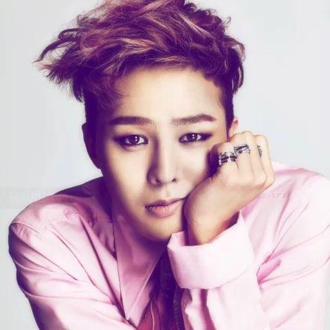 权志龙身材大变样,权志龙这么矮为什么穿衣好看