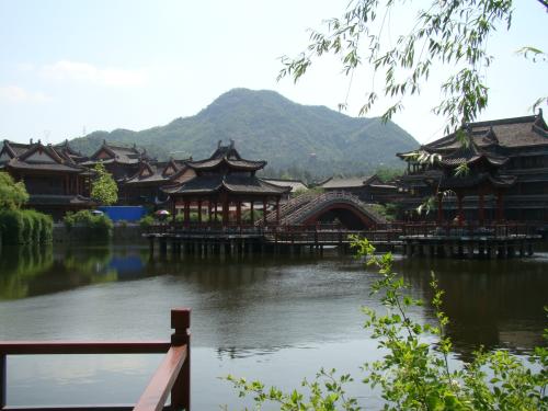 浙江横店旅游景点有哪些,浙江旅游攻略横店影视城门票