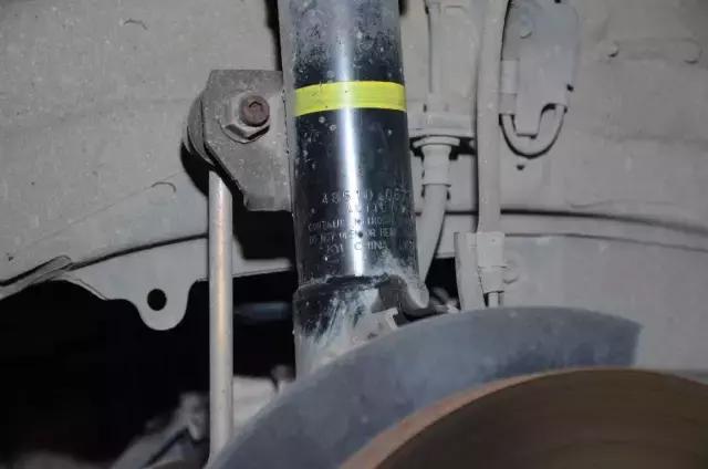 12.6万公里的凯美瑞，底盘还能如此干爽，怪不得保值率那么高